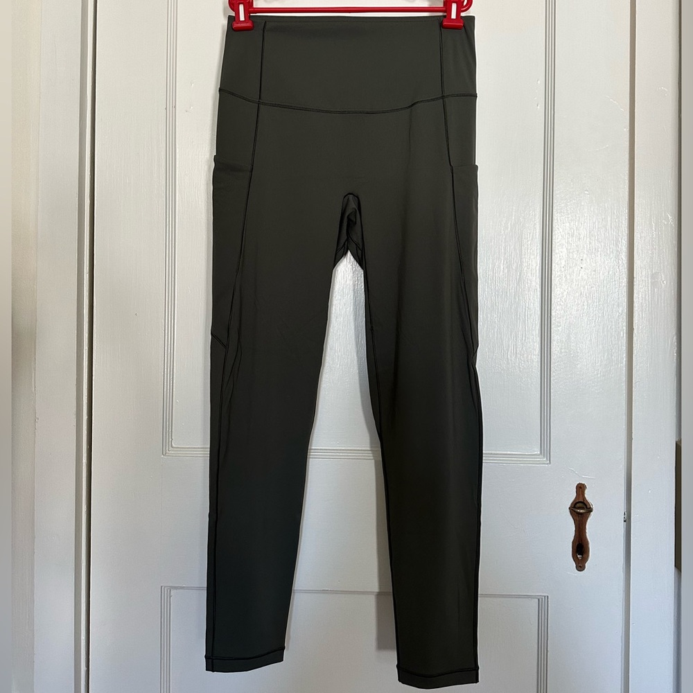 Arcteryx Oriel 26” inseam leggings in moonshadow size 10